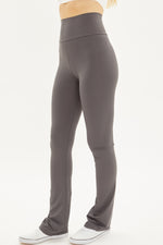 The Emma Seamless Flare Legging